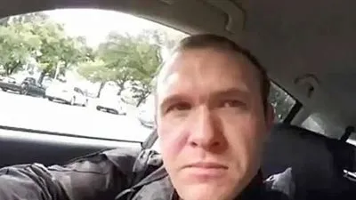 كشف لغز الأرقام على أسلحة منفذ مذبحة نيوزيلندا (صورة)