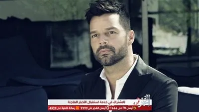 ريكي مارتن يهاجم إعلام الغرب بسبب هجوم نيوزيلندا: لماذا لا تسمون القاتل إرهابيًا؟