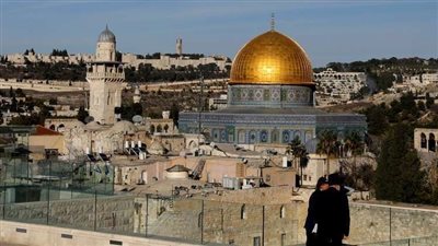 صحيفة عبرية تكشف دوافع إحراق فلسطينيين مركز شرطة في القدس