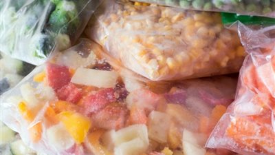 أفضل طريقة لإذابة الثلج من الطعام 