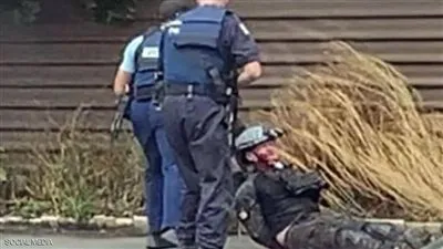 شاهد.. لقطة جديدة للحظة القبض على منفذ مجزرة نيوزيلندا