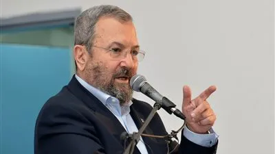 قناة عبرية: محتوى هاتف وحاسوب إيهود باراك عند إيران