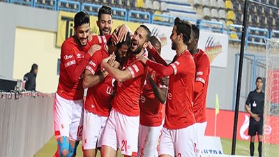 الأهلي يجهز مدافعه لموقعة القمة أمام الزمالك