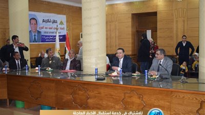 رئيس جامعة بنها يكرم مدير عام الحسابات الخاصة لبلوغه سن المعاش (صور )