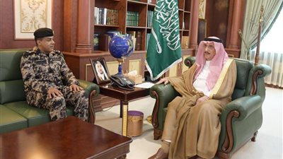 أمير جازان يشدد على حماية المنشآت الحيوية والمواقع الاقتصادية