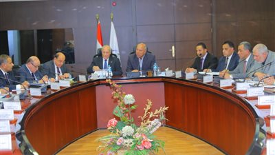 وزير النقل: الانتهاء من الأعمال المدنية لـ 295 مزلقانا في مارس 2020