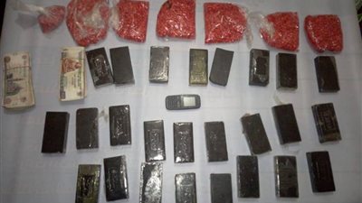 حبس عامل عثر بحوزته على 4 كيلو حشيش و5 آلاف قرص ترامادول بالمنيا