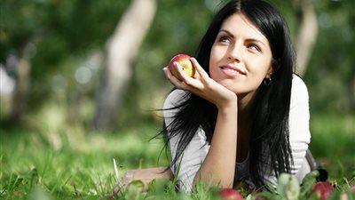 أفضل الأطعمة التي تمنحك السعادة في يومها العالمي 