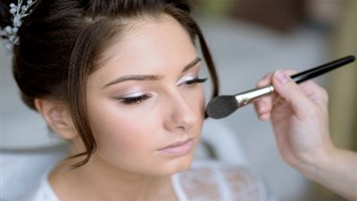 حيل ذكية ومجربة لمنع سيلان كحل العروس والحفاظ عليه طول اليوم