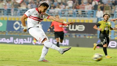 خاص.. شاهد اعتراض الجهاز الفني ولاعبي الزمالك على حكم مباراة المقاولون (فيديو)