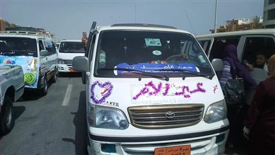 مسيرة بالسيارات تجوب شوارع مدينة القصير احتفالا بعيد الأم (صور)