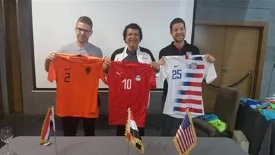 مصر ترتدي القميص الأحمر لمباراة أمريكا