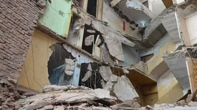 انهيار جزئي بعقار مكون من 3 طوابق في الإسكندرية