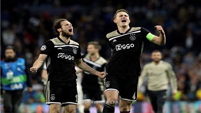 ريال مدريد ينافس برشلونة على ضم مدافع أياكس أمستردام