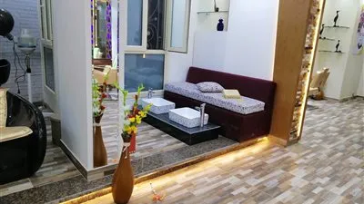 تحت شعار ممنوع دخول الرجال.. مغربية تفتح كافيه متخصص للسيدات بسوهاج وتؤكد: مصر بلد الأمان والسلام(فيديو)