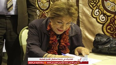 سميحة أيوب ويوسف شعبان يدليان بصوتيهما في انتخابات نقابة المهن التمثيلية