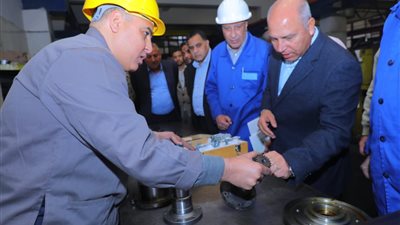 عاجل.. كامل الوزير يمهل السكك الحديدية 10 أيام لزيادة مقاعد ركاب محطة الجيزة