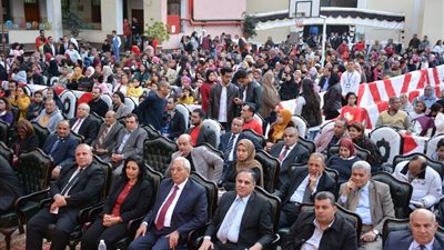  محافظ الدقهلية يشهد احتفالية مدارس السلام بعيد الأم (صور)