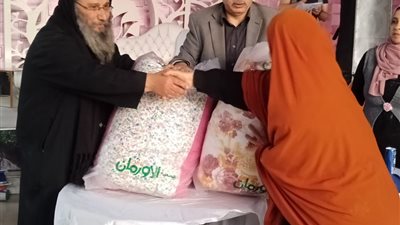 تكريم الأمهات المثاليات وتوزيع مشروعات صغيرة على الأسر الأكثر احتياجا في ههيا بالشرقية