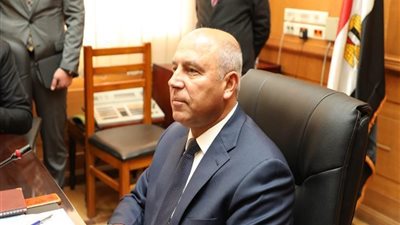 كامل الوزير ينفي زيادة أسعار تذاكر القطارات 