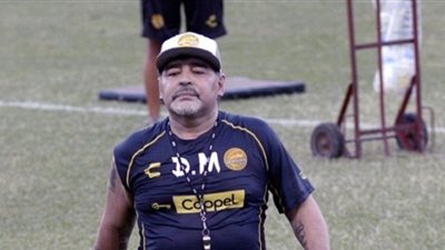 مارادونا: نجوم الأرجنتين لا يستحقون فانلة المنتخب