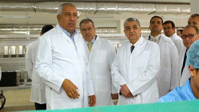 وزير الكهرباء يتفقد أحد مصانع شركات تصنيع العدادات