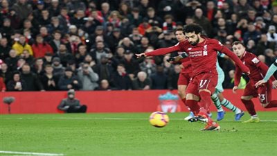 محمد صلاح يظهر مع أوديل بيكهام (صورة)