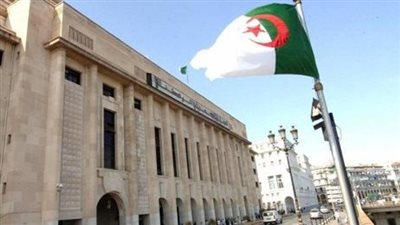المجلس الدستوري الجزائري يجتمع بعد المطالبة بعزل الرئيس