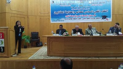 طالبة بصيدلة الإسكندرية تحصل على لقب الطالبة المثالية على مستوى الجمهورية (صور)