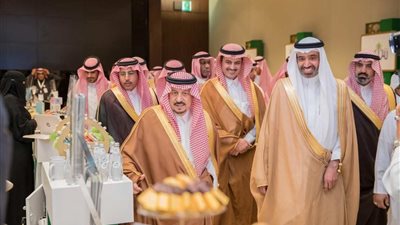 أمير الرياض يرعى الملتقى الأول لمراكز ضيافة الأطفال بحضور وزير العمل