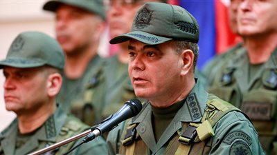 الدفاع الفنزويلي: مستشار الأمن القومى الأمريكى يبعث رسائل لي