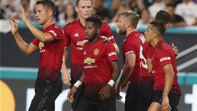 مانشستر يونايتد يرصد التعاقد مع 5 صفقات في الانتقالات الصيفية