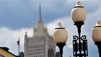 ظاهرة غريبة تعود إلى مبنى وزارة الخارجية الروسية بموسكو