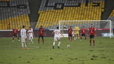 طاقم تحكيم مباراة القمة يغادر القاهرة في الخامسة فجرا