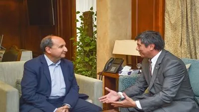وزير التجارة يبحث مع سفير اوزبكستان تعزيز العلاقات الاقتصادية المشتركة