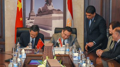 محافظ الإسكندرية يوقع مذكرة تفاهم مع مقاطعة جوييجو الصينية لتبادل الخبرات