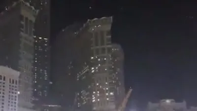 بناء سور لحماية المصلين في سطح المسجد الحرام