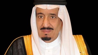 خادم الحرمين الشريفين يصل الرياض قادماً من مملكة البحرين