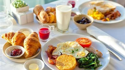 7 أخطاء في وجبة الإفطار تسبب زيادة الوزن.. تجنبيها