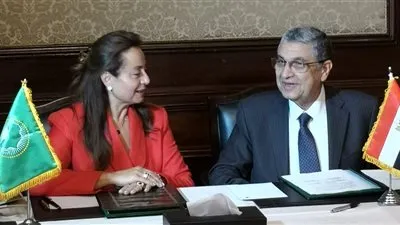  وزير الكهرباء يوقع اتفاقية لتنظيم اجتماعات الدورة الثانية للجنة الفنية للنقل