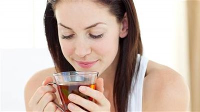 احذري.. شرب الشاي بعد الأكل مباشرة يُعرضكِ لهذه المخاطر!