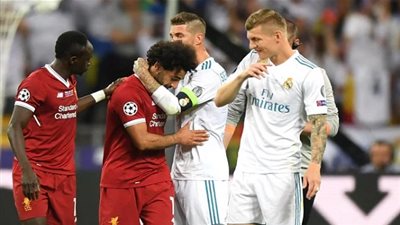 مدافع ريال مدريد السابق يفاجئ ليفربول بتصريح ناري