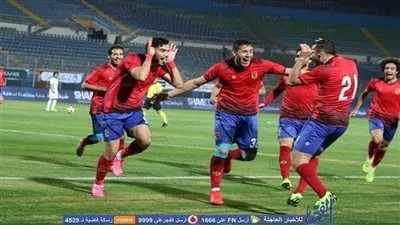 وليد أزارو يحرج 