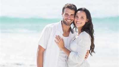 علامات حب الرجل لزوجته.. اكتشفيها 