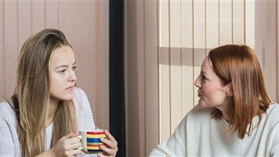 دراسة تحدد في أي سن تكتسب المرأة طباع والدتها 