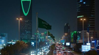 ضبط مجمع تجميل شهير بالرياض لاستخدامه مواد منتهية الصلاحية