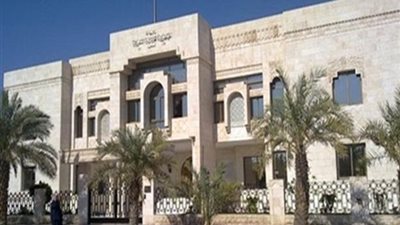 الداخلية الكويتية تشتبه في طرد بريدي بمطار الشحن الجوي