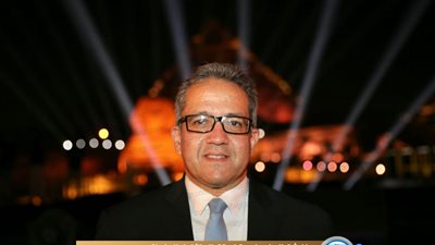 العناني يشهد قرعة كأس الأمم الإفريقية تحت سفح الهرم (صور)