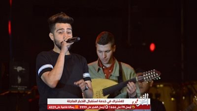 أحمد كامل: شرف كبير أن أشارك منير حفلته بعدما كنت أجري خلف عربيته وأنا صغير