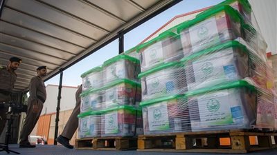 وزارة الداخلية للشؤون العسكرية توزع 6280 سلة من المواد الغذائية صدقات عن شهداء الواجب